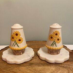 Vintage Ceramic Cottagecore Hand Painted Daisies Salt & Pepper Shakers Whimsical